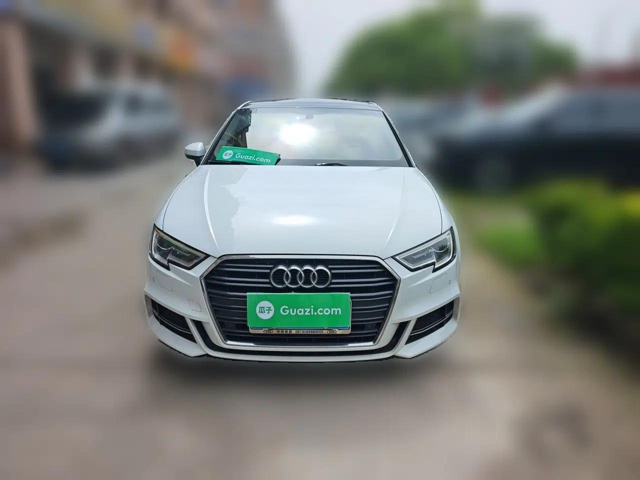 Audi A3 2018 30th Anniversary Edition Sportback 35 TFSI Fashion Model — миниатюра 2