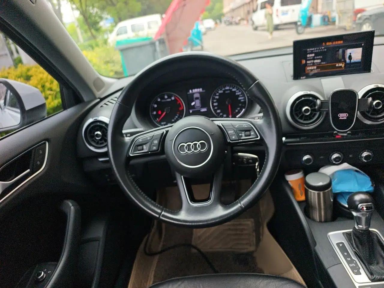 Audi A3 2018 30th Anniversary Edition Sportback 35 TFSI Fashion Model — миниатюра 9