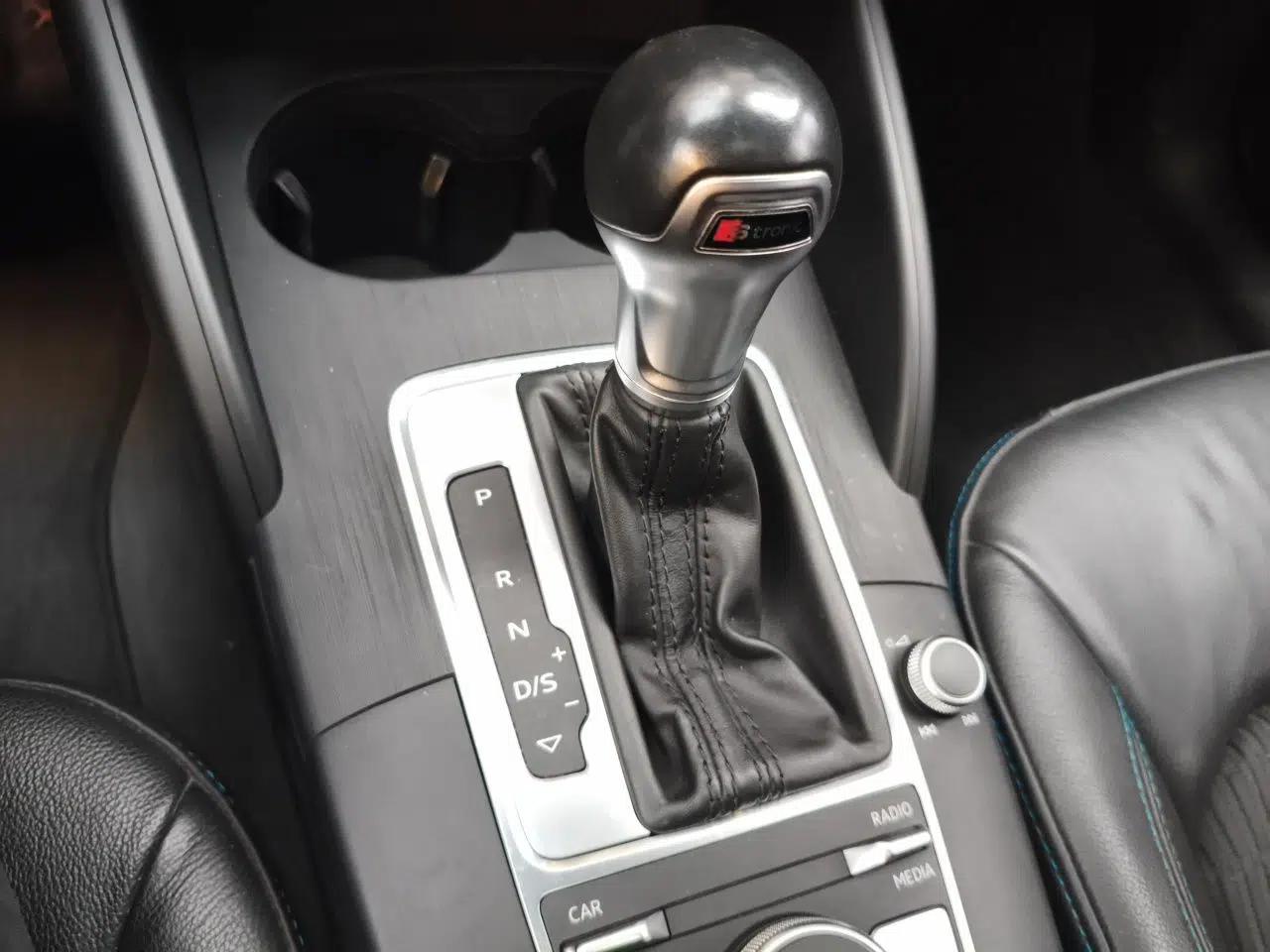 Audi A3 2017 Sportback 35 TFSI Fashion Model — миниатюра 14