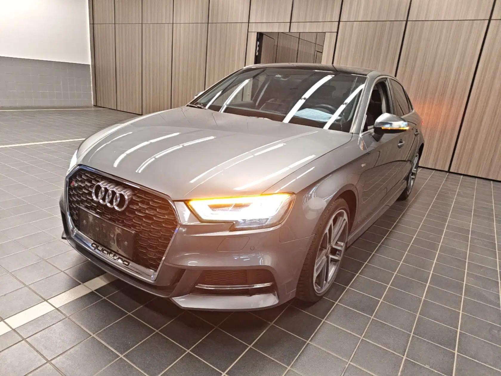 Audi A3 2018 30th Anniversary Edition Limousine 35 TFSI Sport Model — миниатюра 1