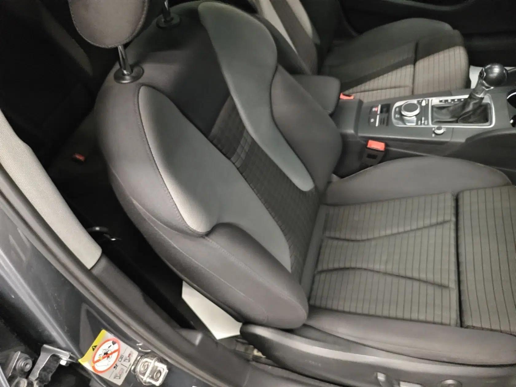 Audi A3 2018 30th Anniversary Edition Limousine 35 TFSI Sport Model — миниатюра 19