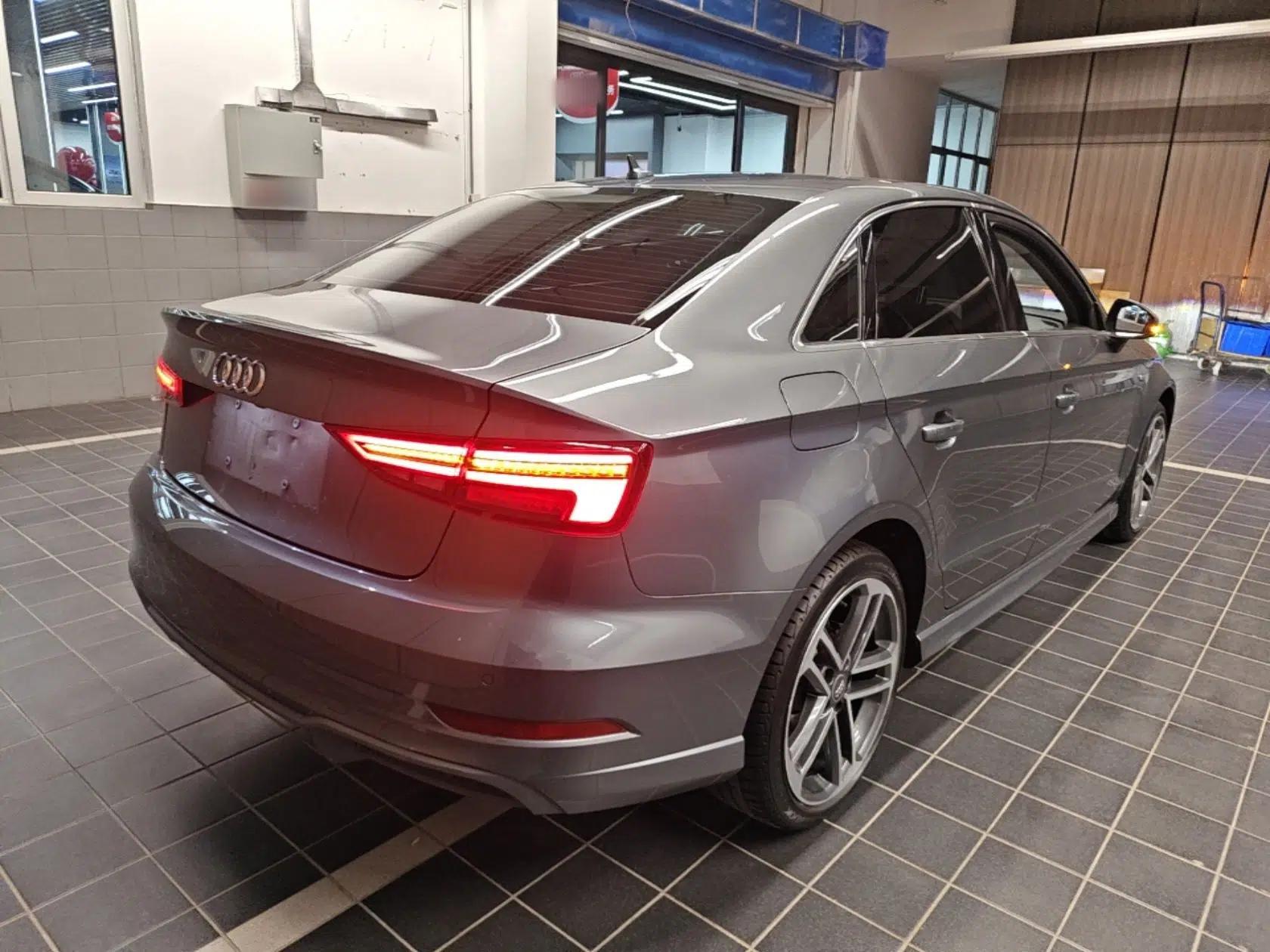 Audi A3 2018 30th Anniversary Edition Limousine 35 TFSI Sport Model — миниатюра 6