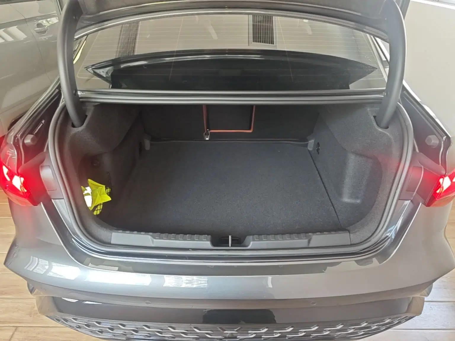 Audi A3 2025 A3L Limousine 35TFSI Prestige Edition — миниатюра 22