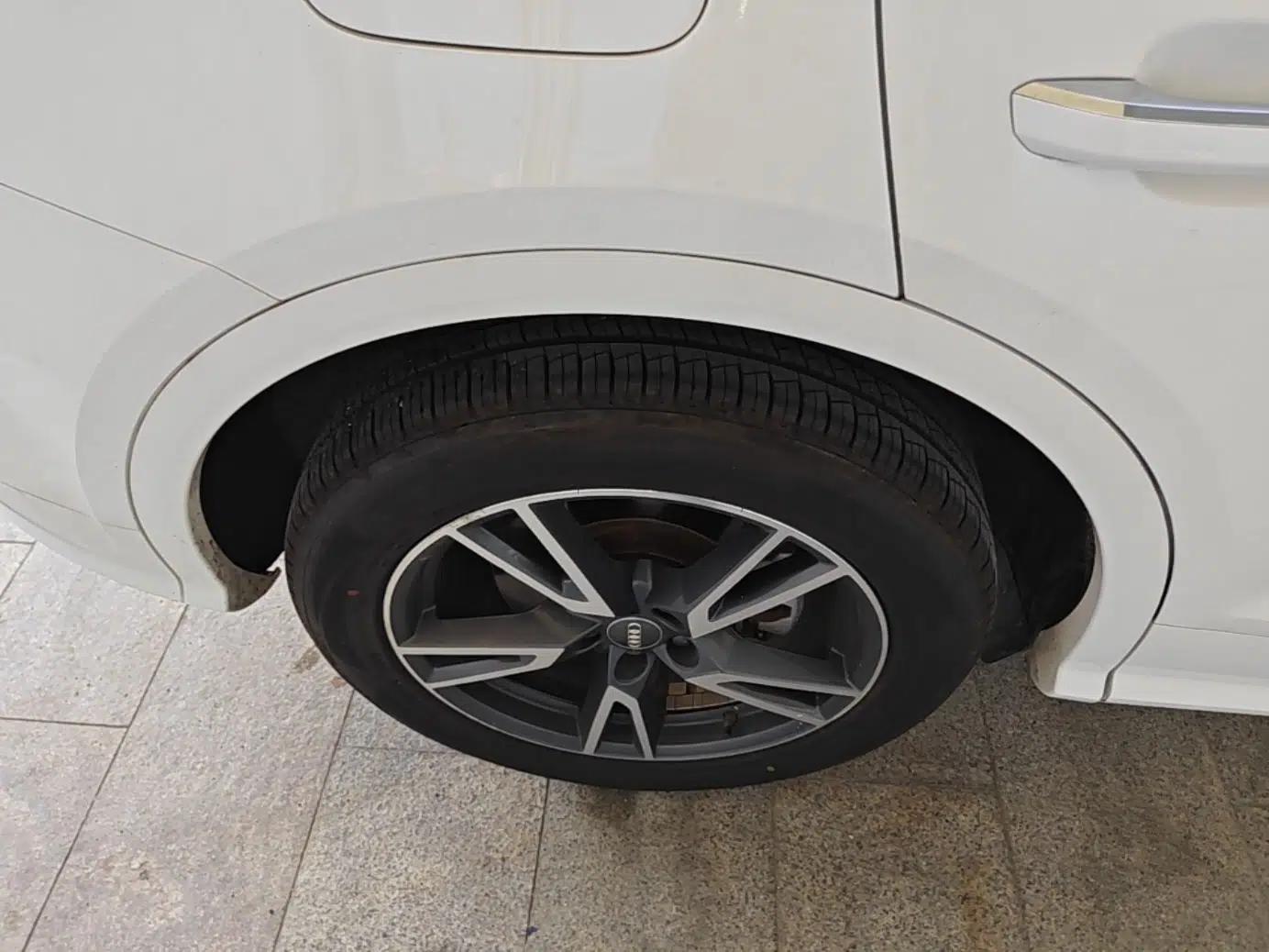 Audi Q5L 2020 Updated 40 TFSI Prestige Fashion Edition — миниатюра 11