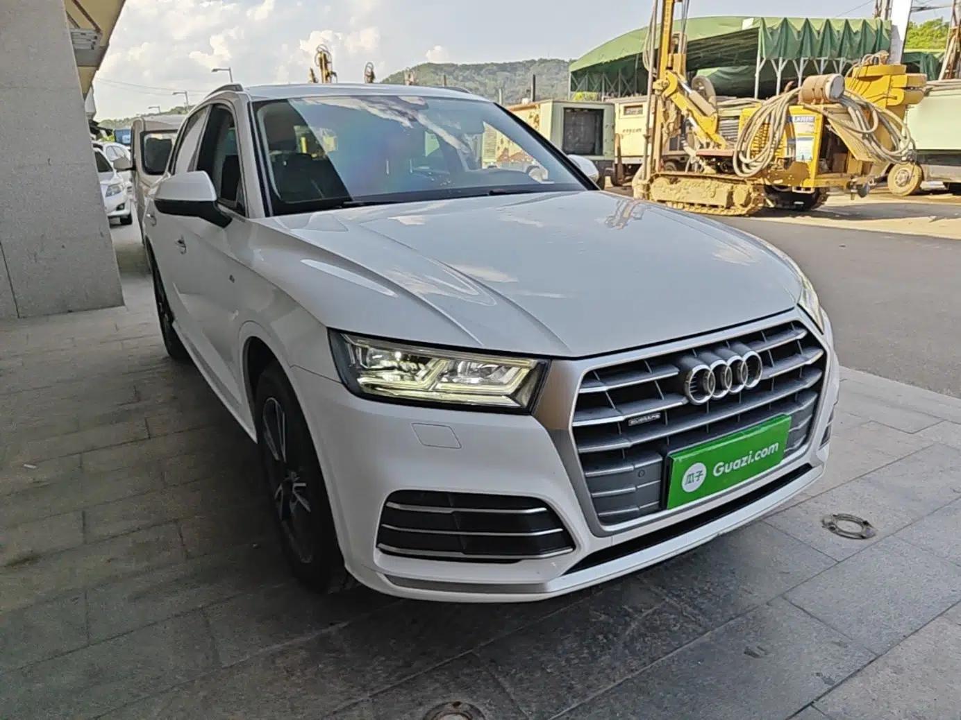 Audi Q5L 2020 Updated 40 TFSI Prestige Fashion Edition — миниатюра 3