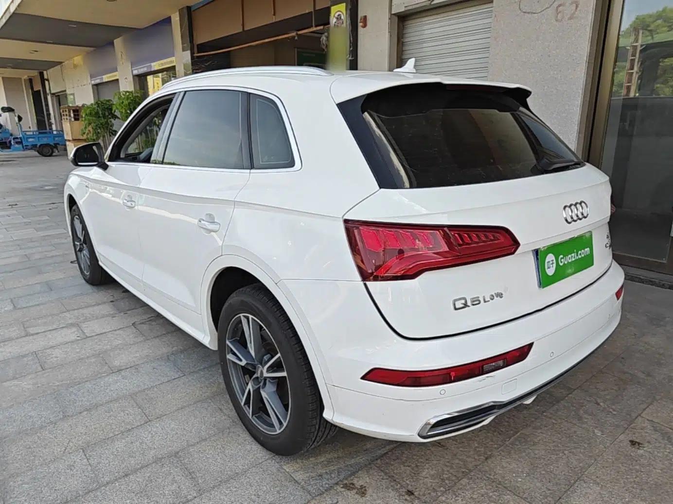 Audi Q5L 2020 Updated 40 TFSI Prestige Fashion Edition — миниатюра 4