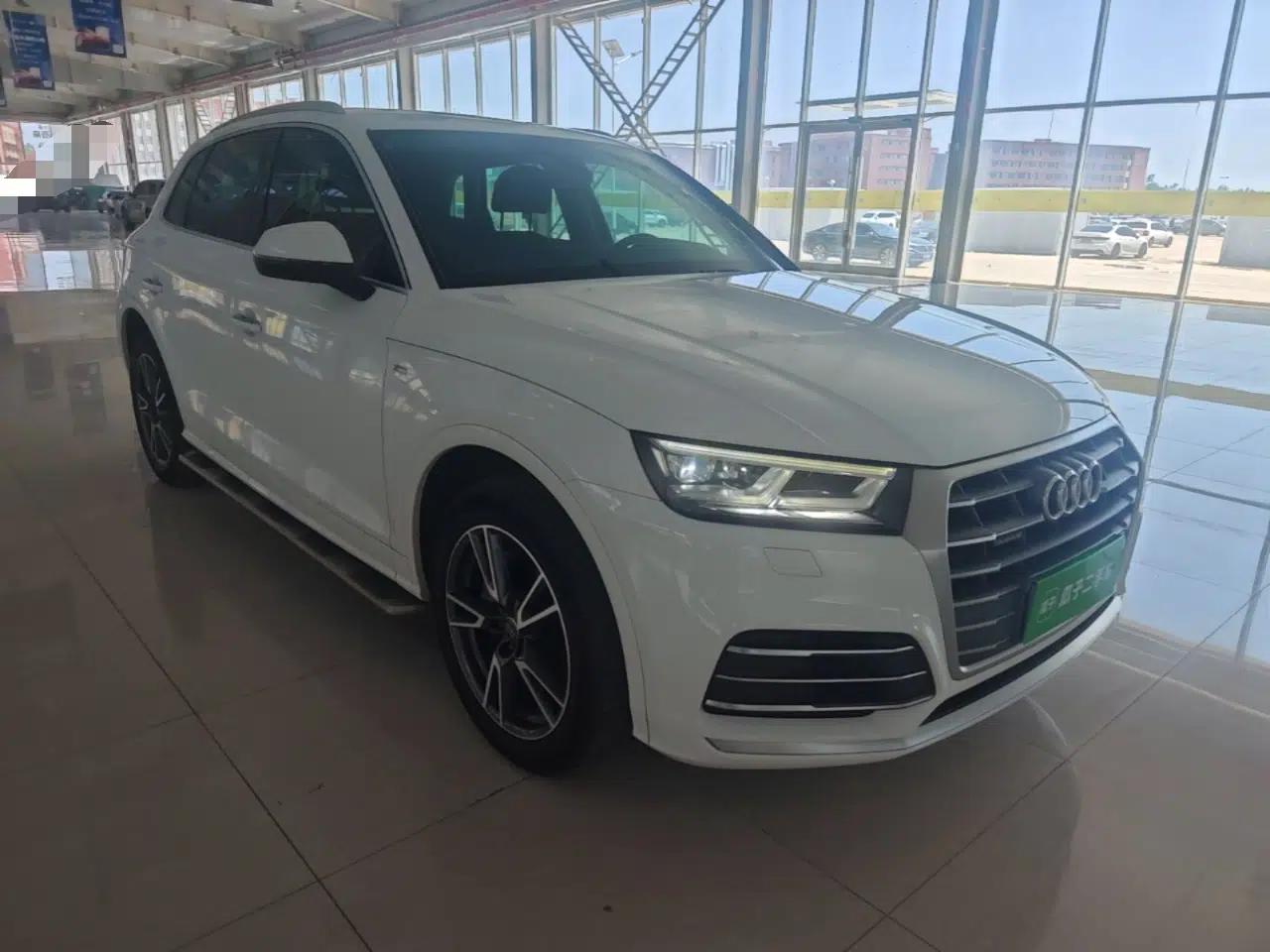 Audi Q5L 2020 Updated 40 TFSI Prestige Fashion Edition — миниатюра 3