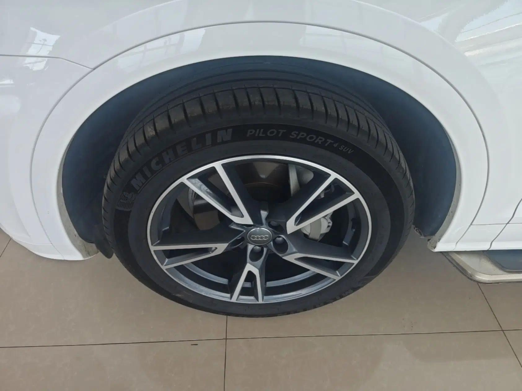Audi Q5L 2020 Updated 40 TFSI Prestige Fashion Edition — миниатюра 10