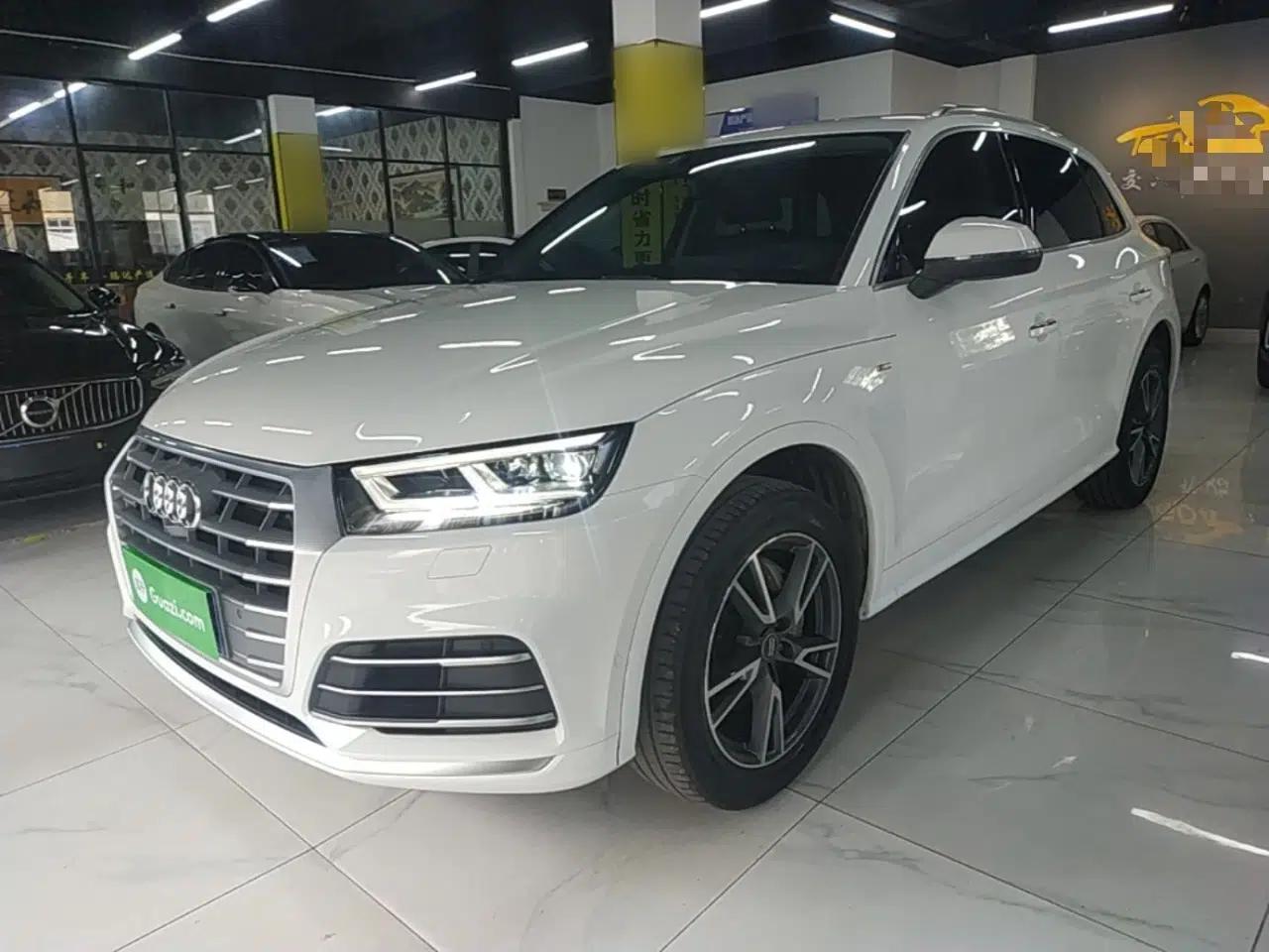 Audi Q5L 2020 45 TFSI Prestige Fashion Model — миниатюра 1