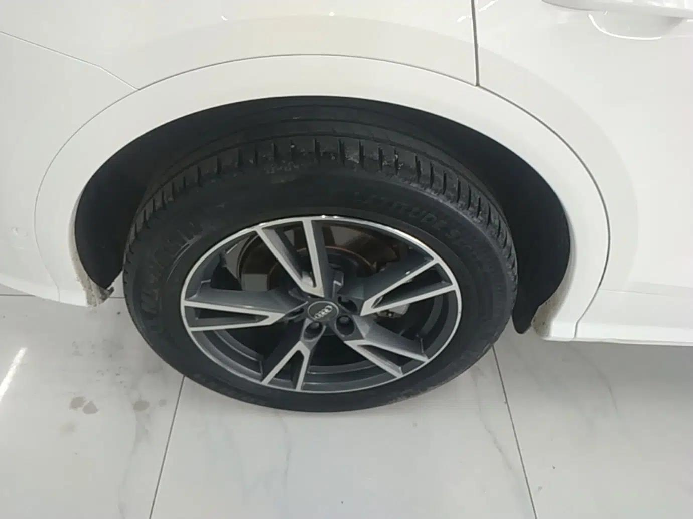 Audi Q5L 2020 45 TFSI Prestige Fashion Model — миниатюра 11