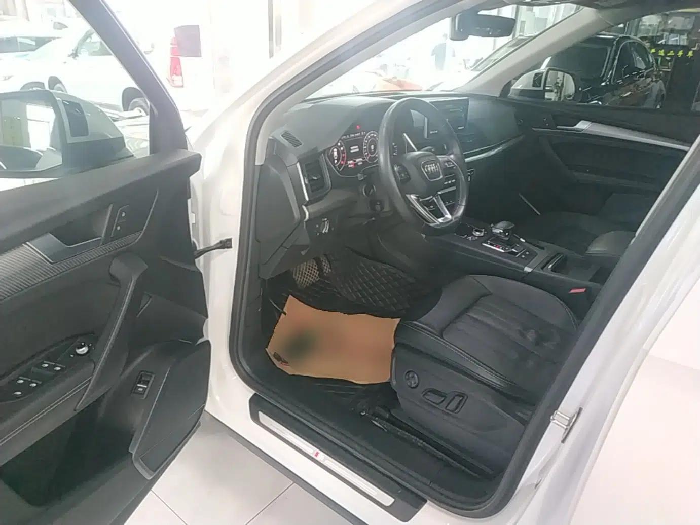 Audi Q5L 2020 45 TFSI Prestige Fashion Model — миниатюра 18