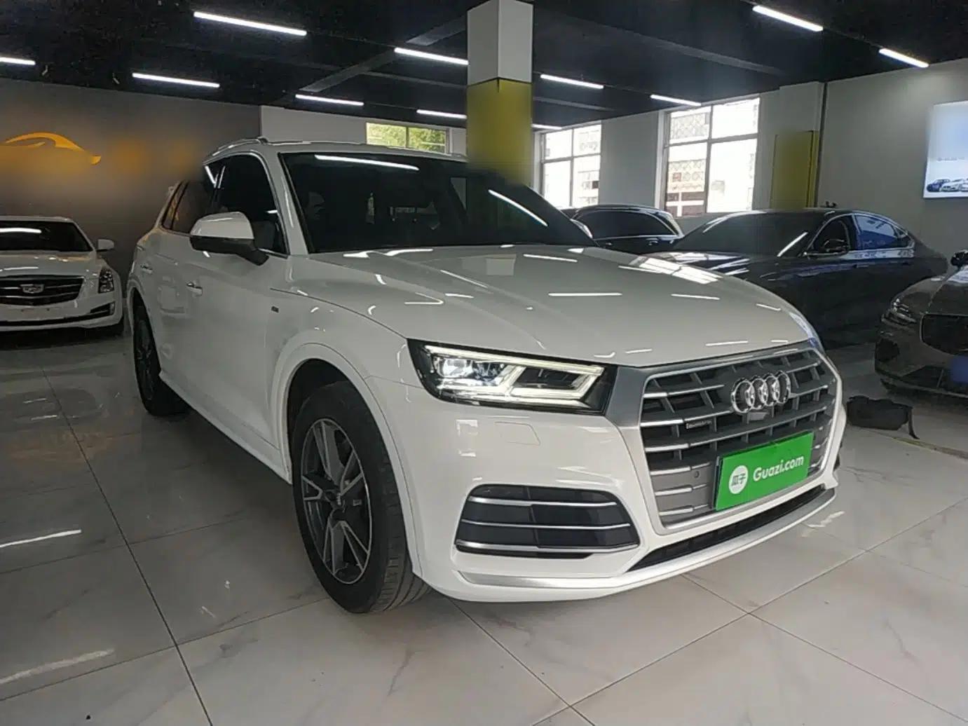 Audi Q5L 2020 45 TFSI Prestige Fashion Model — миниатюра 3