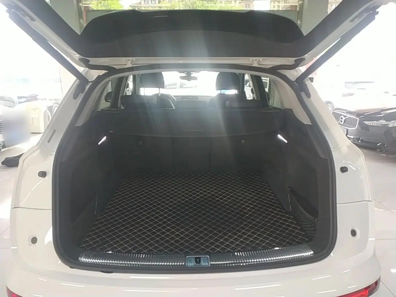 Audi Q5L 2020 45 TFSI Prestige Fashion Model — миниатюра 22