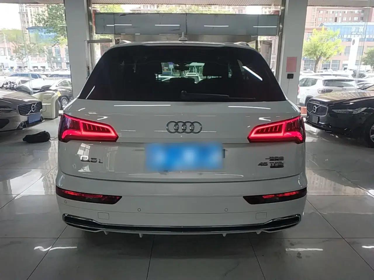 Audi Q5L 2020 45 TFSI Prestige Fashion Model — миниатюра 5