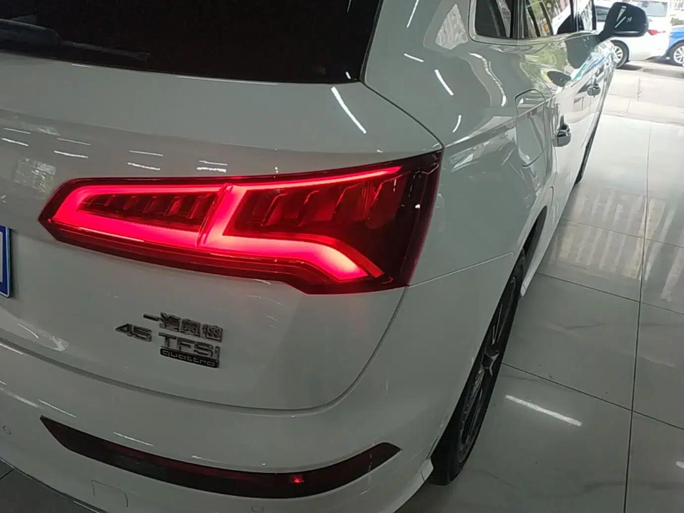 Audi Q5L 2020 45 TFSI Prestige Fashion Model — миниатюра 9