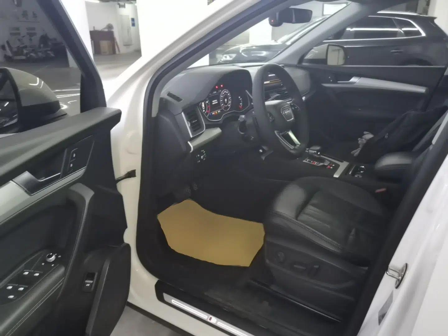 Audi Q5L 2020 Updated 40 TFSI Prestige Fashion Edition — миниатюра 18