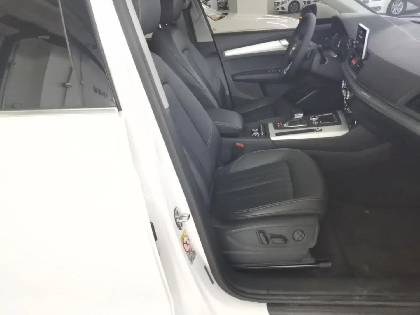 Audi Q5L 2020 Updated 40 TFSI Prestige Fashion Edition — миниатюра 19