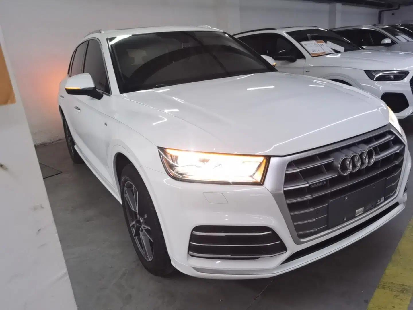 Audi Q5L 2020 Updated 40 TFSI Prestige Fashion Edition — миниатюра 3
