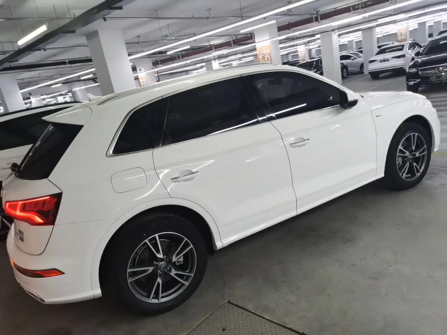 Audi Q5L 2020 Updated 40 TFSI Prestige Fashion Edition — миниатюра 6