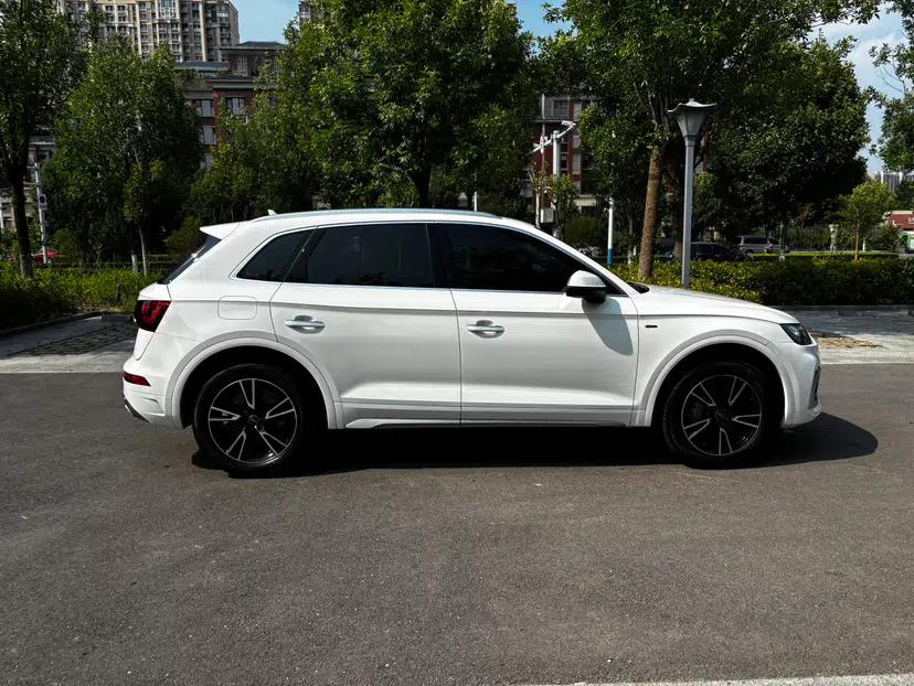 Audi Q5L 2022 40T Fashionable and Dynamic Model — миниатюра 4