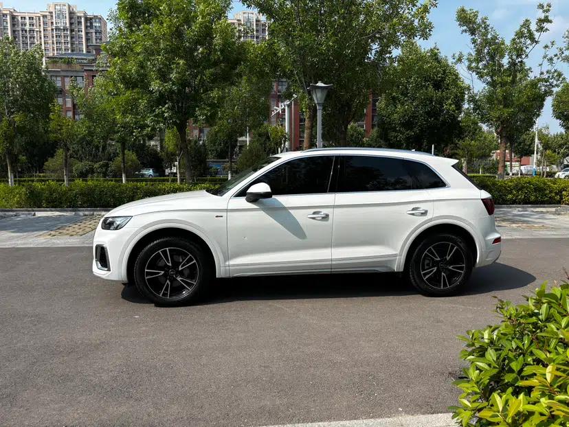 Audi Q5L 2022 40T Fashionable and Dynamic Model — миниатюра 5