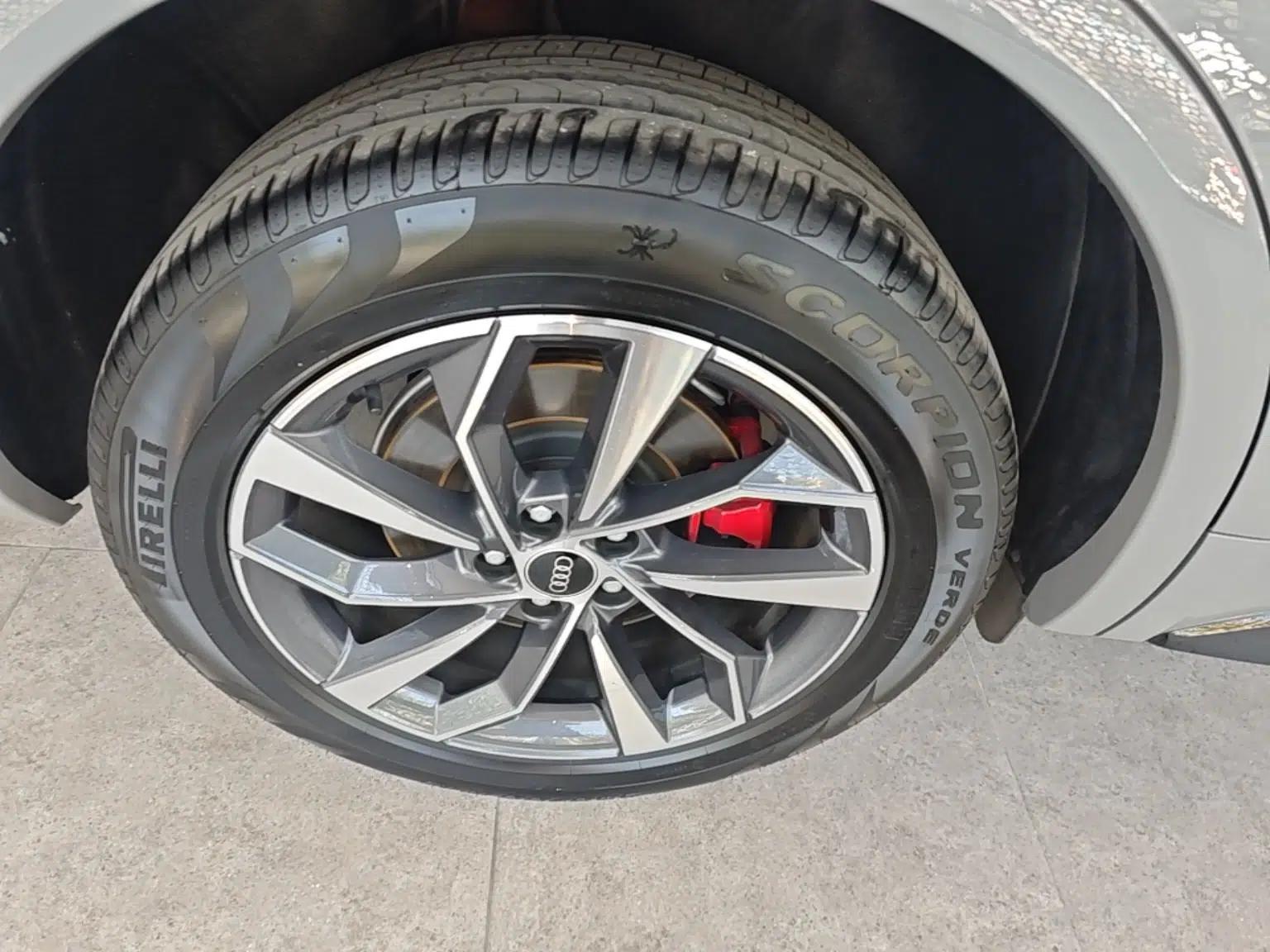 Audi Q5L 2025 40 TFSI Luxury Dynamic Edition — миниатюра 11
