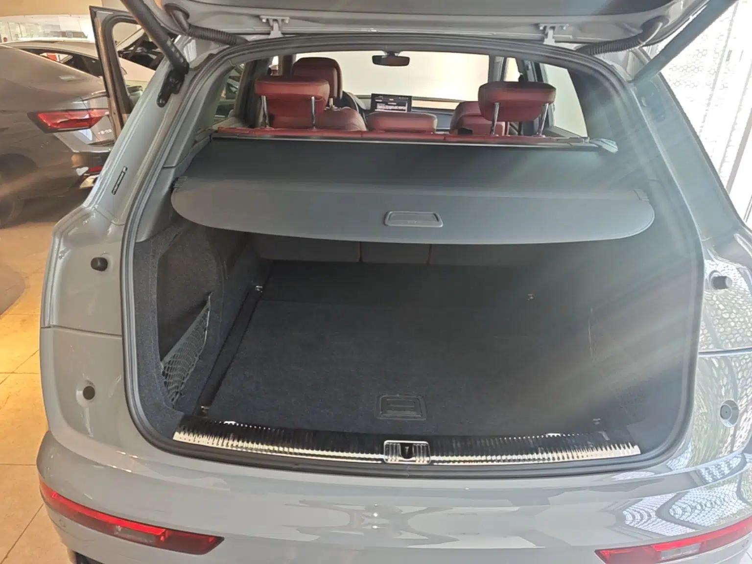 Audi Q5L 2025 40 TFSI Luxury Dynamic Edition — миниатюра 22