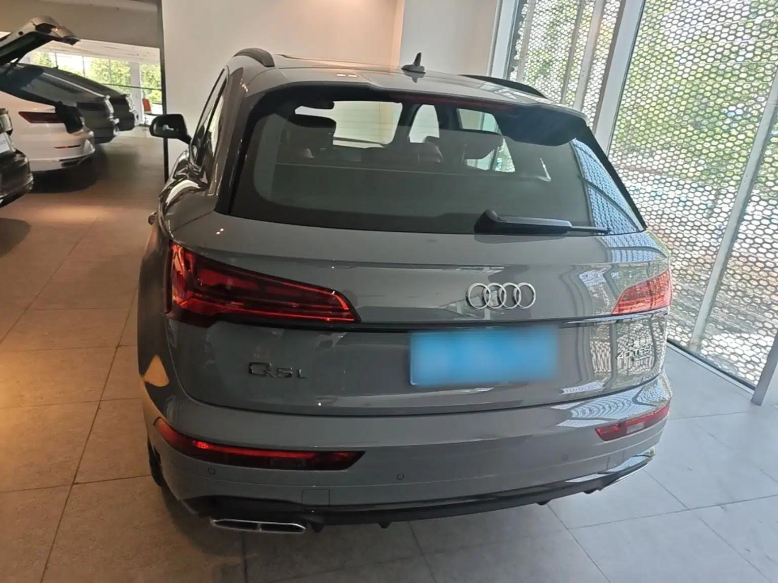 Audi Q5L 2025 40 TFSI Luxury Dynamic Edition — миниатюра 5