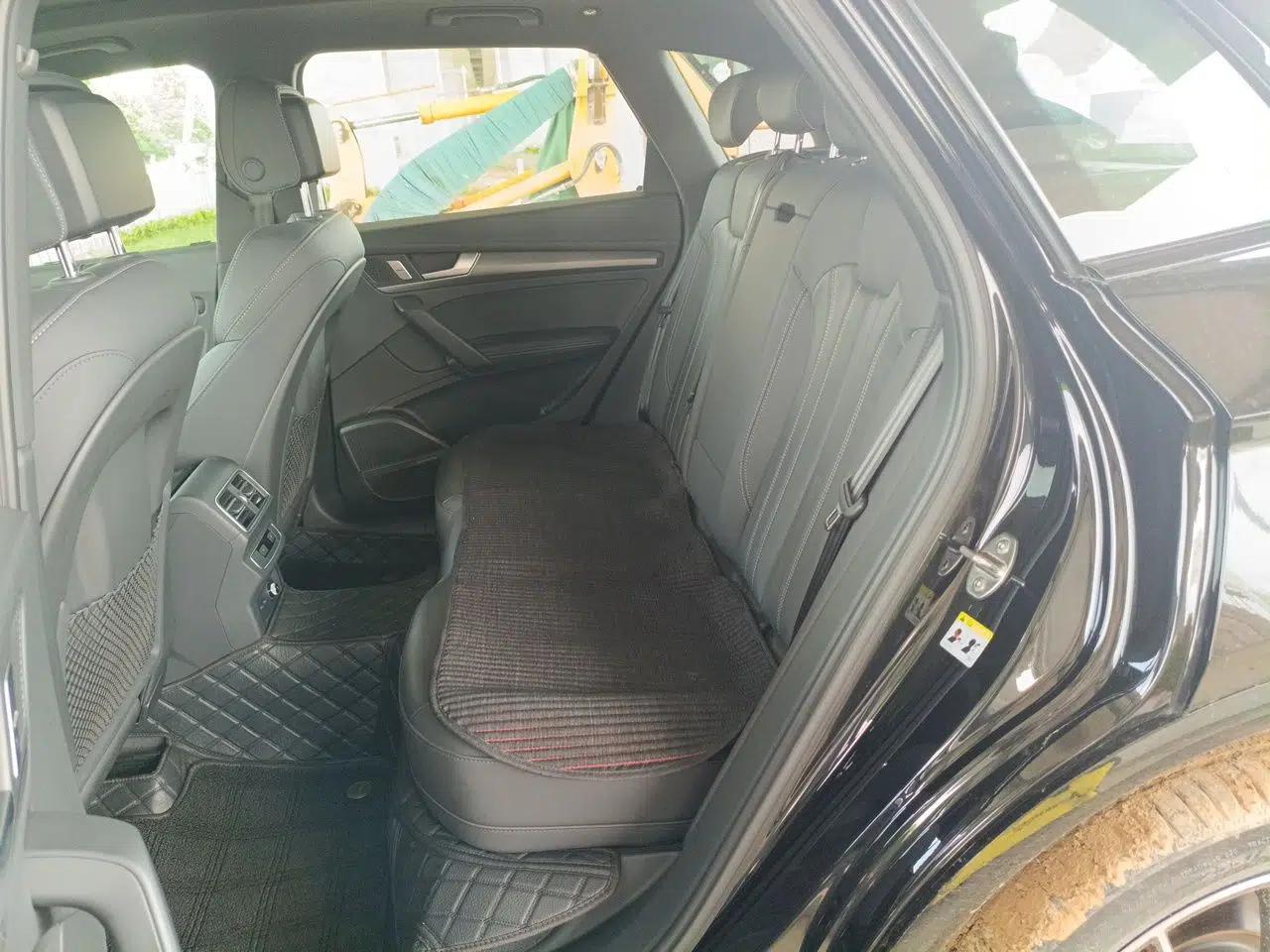 Audi Q5L 2023 45T Luxury Dynamic Model — миниатюра 17