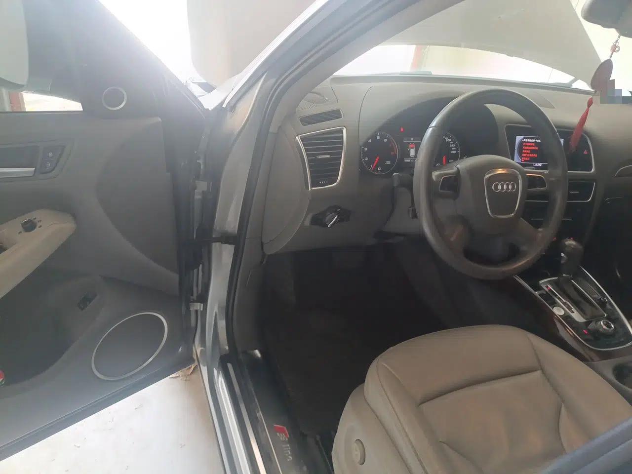 Audi Q5 2012 2.0TFSI Comfort Version — миниатюра 16