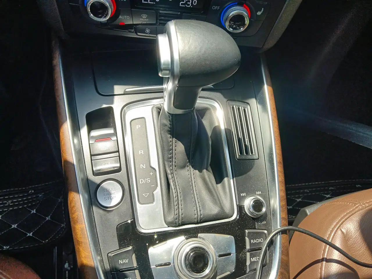 Audi Q5 2015 40 TFSI Comfort Model — миниатюра 14