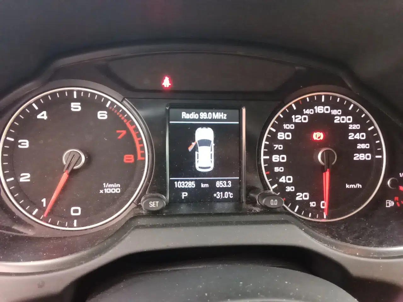 Audi Q5 2017 40 TFSI Comfort Model — миниатюра 11