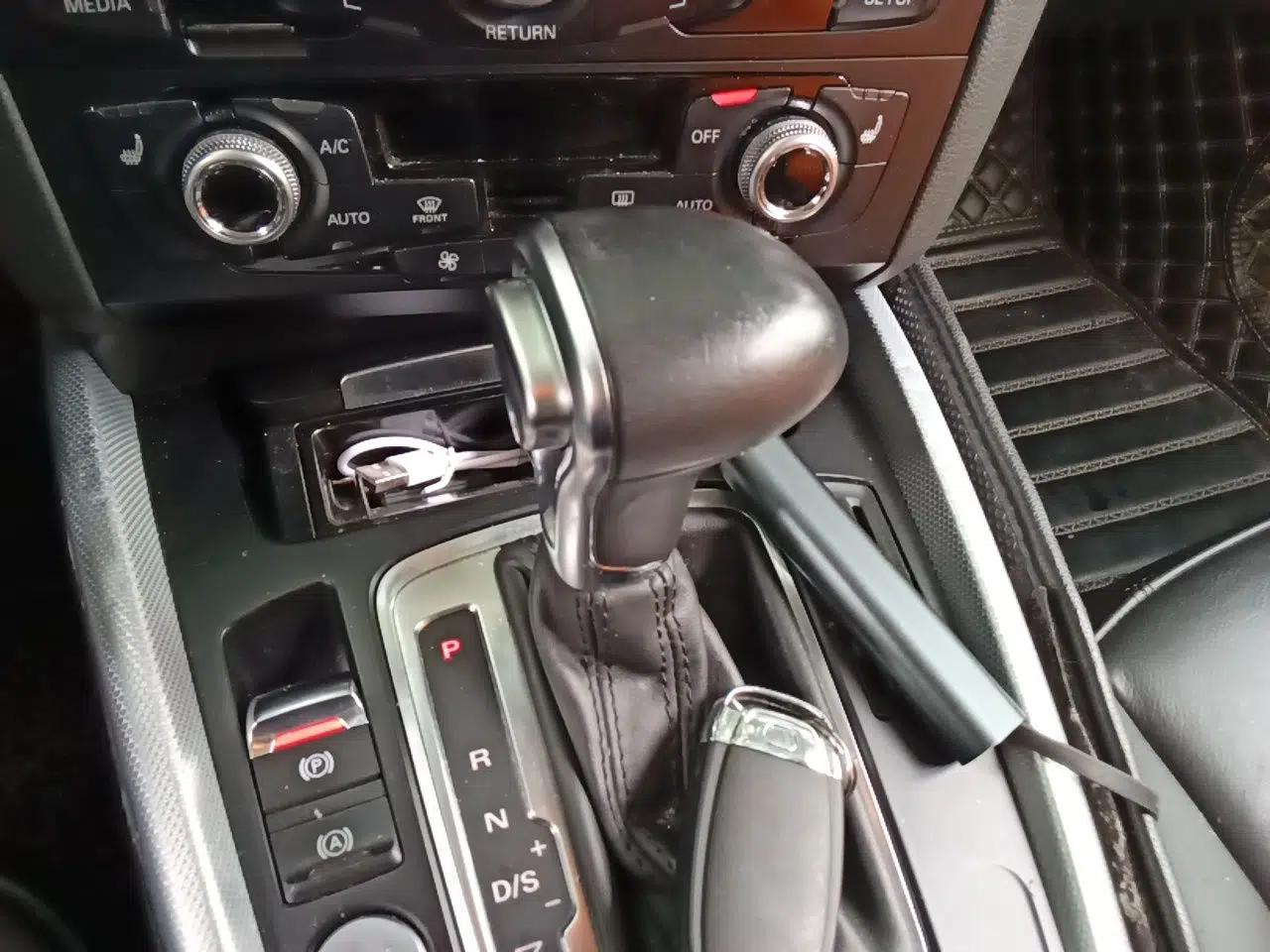 Audi Q5 2017 40 TFSI Comfort Model — миниатюра 14