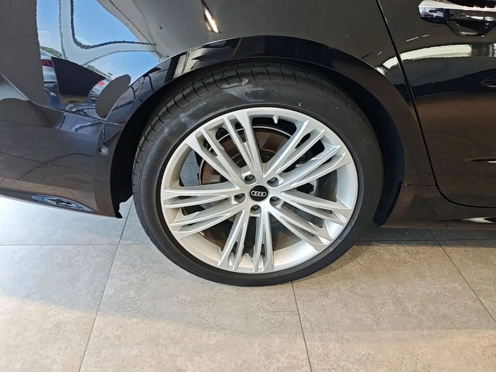 Audi A7L 2024 45 TFSI quattro Luxury Edition — миниатюра 11