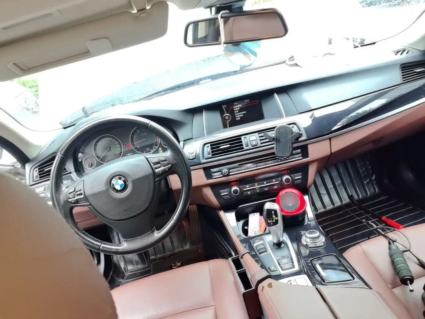 BMW 5 Series 2014 520Li Elegant Model — миниатюра 9