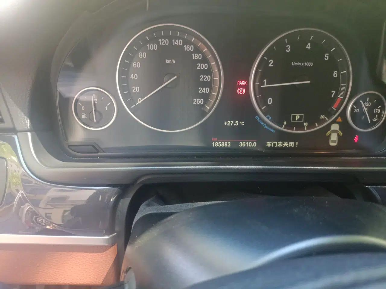 BMW 5 Series 2014 520Li Elegant Model — миниатюра 12
