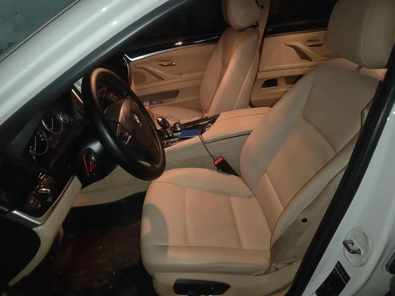 BMW 5 Series 2014 520Li Elegant Model — миниатюра 15