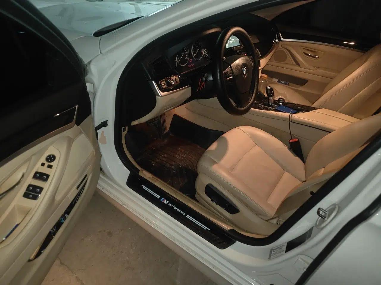 BMW 5 Series 2014 520Li Elegant Model — миниатюра 16