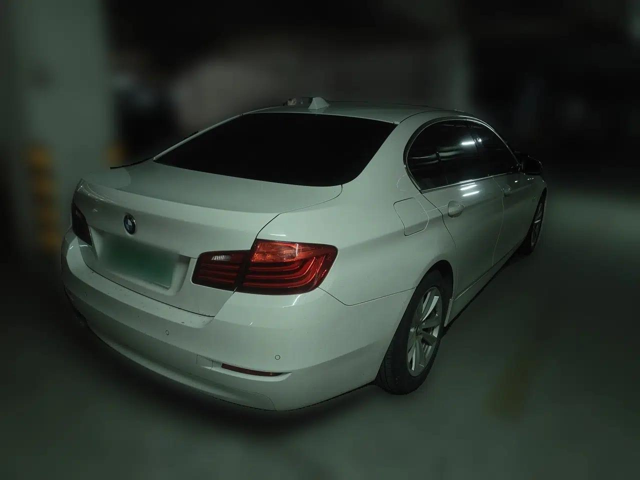 BMW 5 Series 2014 520Li Elegant Model — миниатюра 6