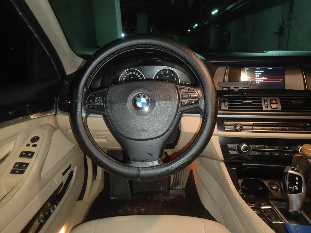 BMW 5 Series 2014 520Li Elegant Model — миниатюра 10