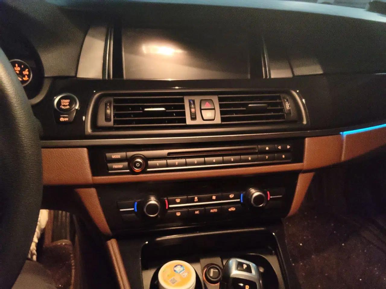 BMW 5 Series 2014 520Li Elegant Model — миниатюра 13