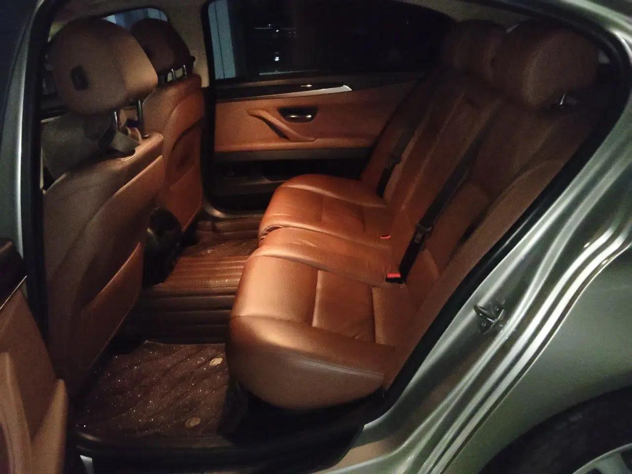 BMW 5 Series 2014 520Li Elegant Model — миниатюра 17