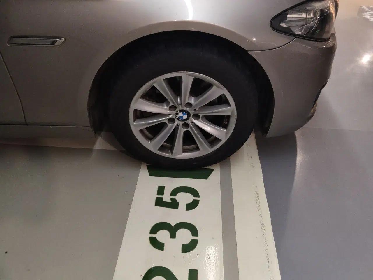 BMW 5 Series 2014 520Li Elegant Model — миниатюра 8