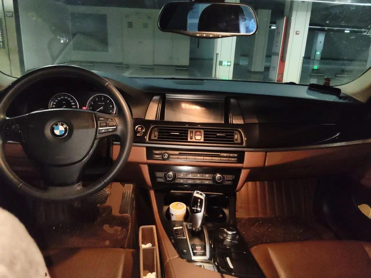 BMW 5 Series 2014 520Li Elegant Model — миниатюра 9