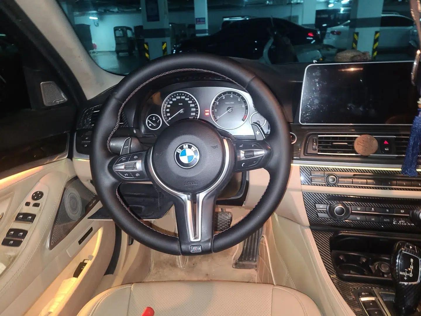 BMW 5 Series 2013 530Li Leading Model — миниатюра 10
