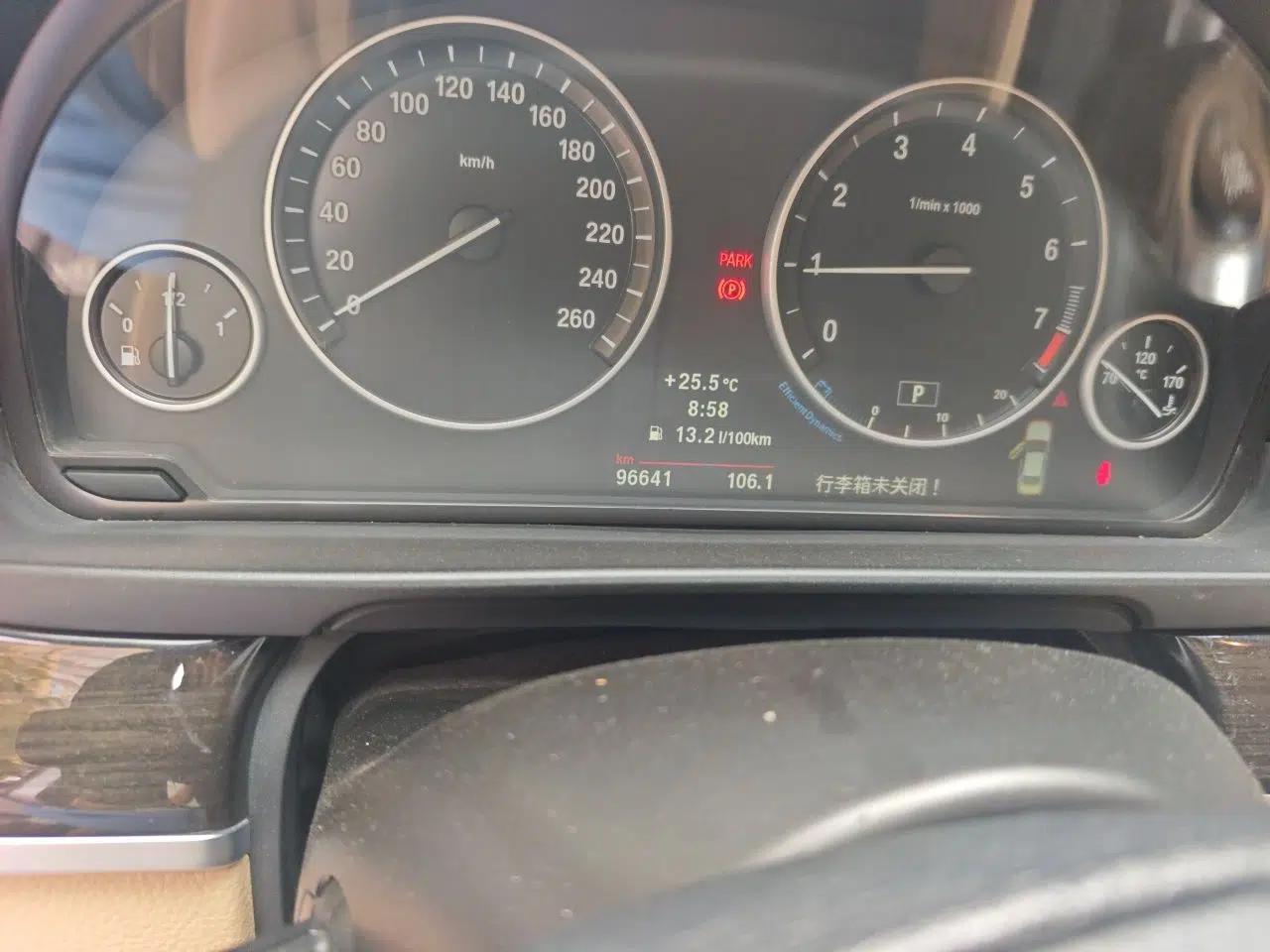 BMW 5 Series 2012 530Li Leading Model — миниатюра 12