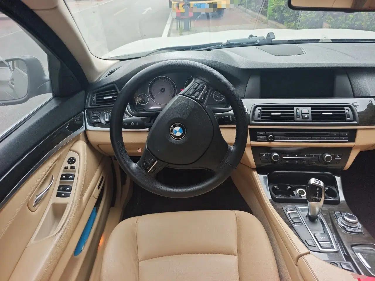 BMW 5 Series 2012 530Li Leading Model — миниатюра 10