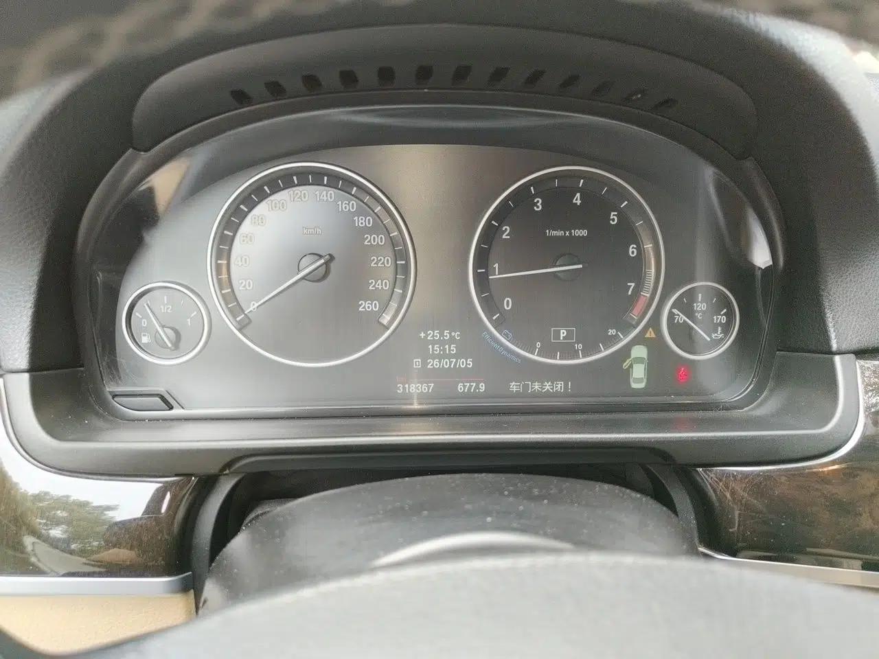 BMW 5 Series 2013 525Li Luxury Model — миниатюра 11
