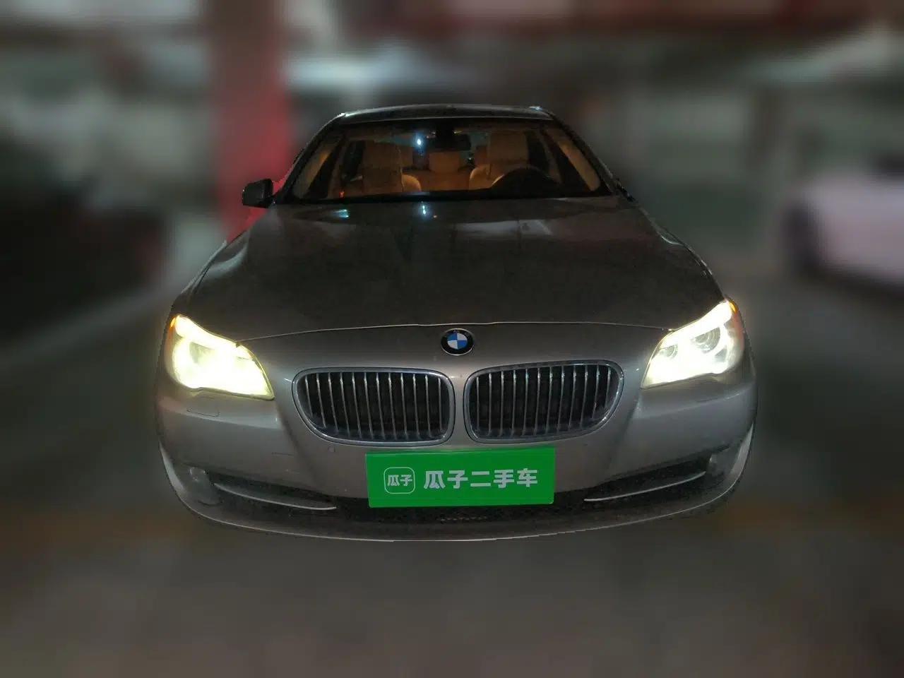 BMW 5 Series 2012 530Li Leading Model — миниатюра 2