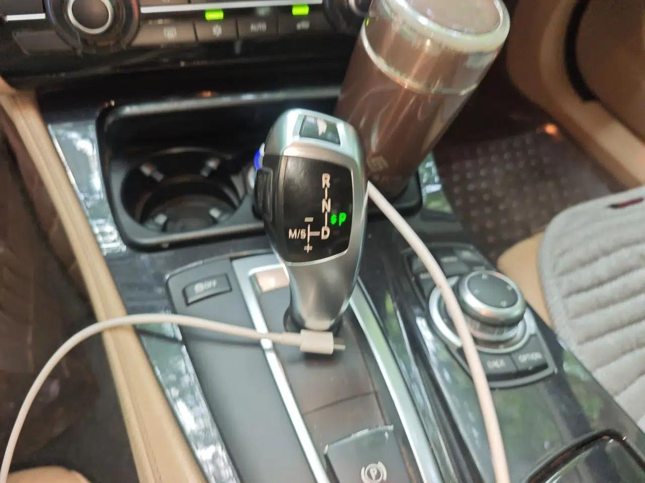BMW 5 Series 2012 520Li Elegant Edition — миниатюра 14